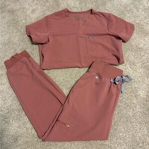 Figs Women's Dusty Rose Scrub Set